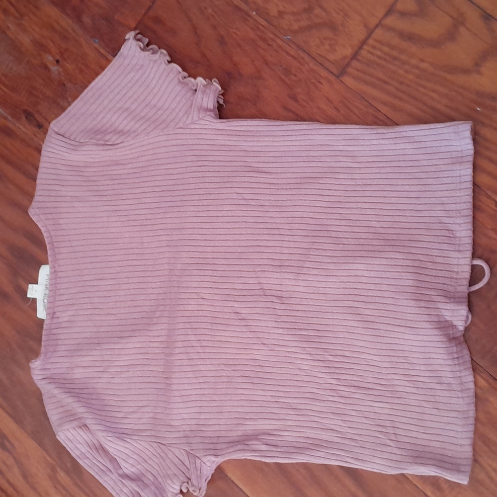 🎉Pink Rose Size small Ribbed Crop top w/ adjustable length, lettuce hem sleeve - Picture 4 of 4